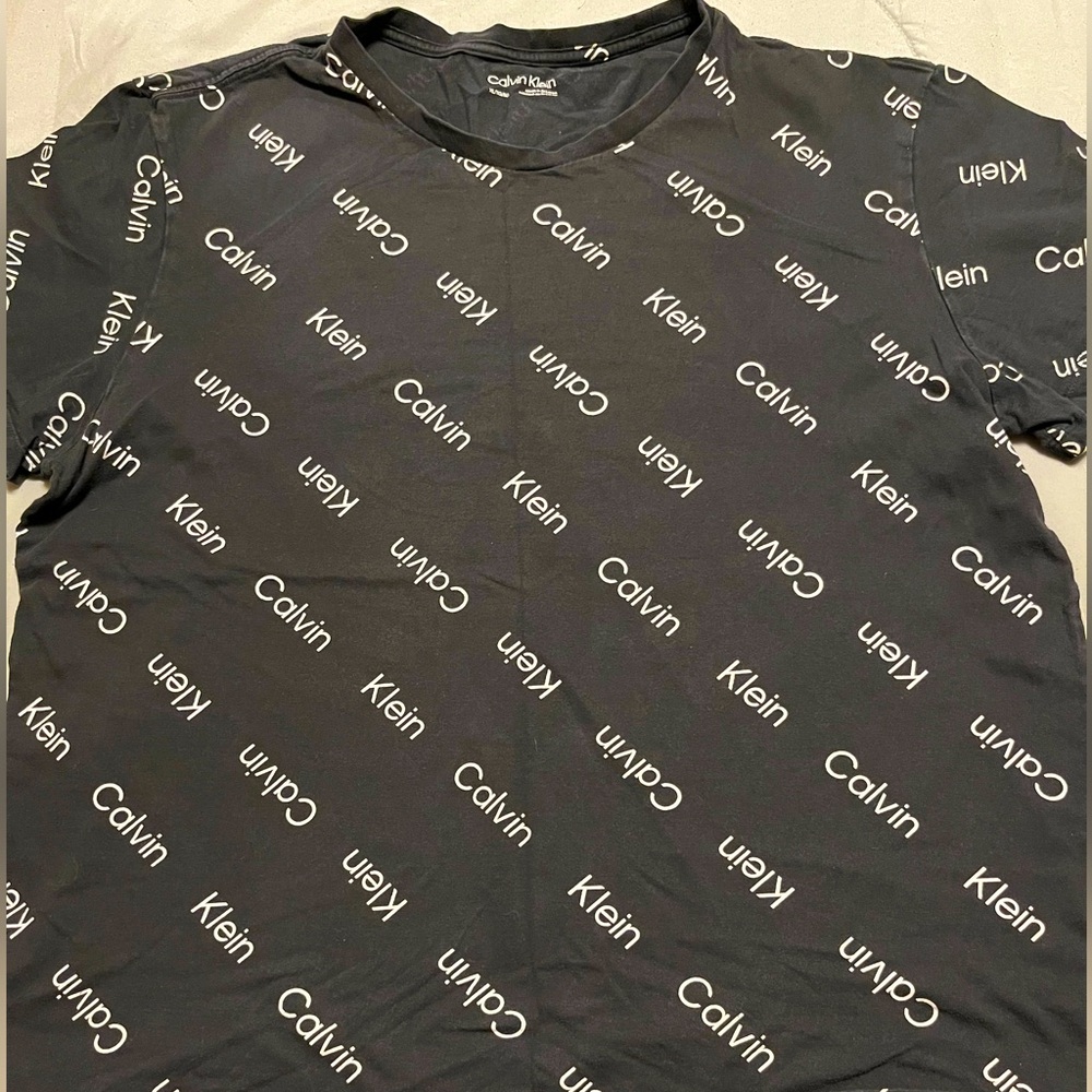 “Bold XL Black Calvin Klein Logo Tee – Statement Piece!”